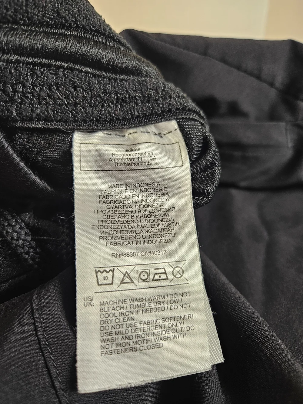 Adidas Men’s Black Athletic Shorts Size MEDIUM